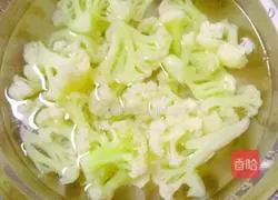 Illustration of how to make garlic cauliflower 7