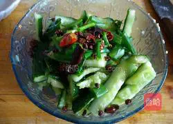 Illustration of how to make cold cucumbers 7