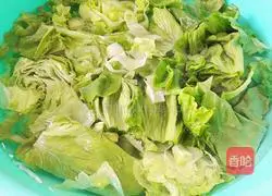 Illustration of how to make fried beans and lettuce 5