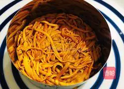 Illustration of how to make cold spinach and cordyceps mushrooms 4