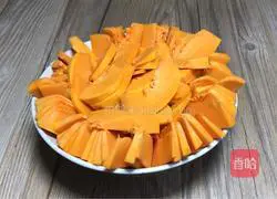 Illustration of how to make steamed pumpkin with red dates and chestnuts 4