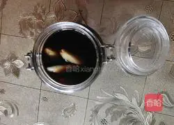 Illustration of how to soak ginger in vinegar 2