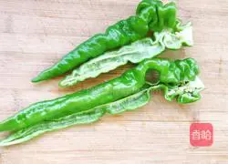 Illustration of how to stir-fry king oyster mushrooms with green pepper 3