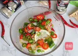 Illustration of how to make spicy and sour Haihong 3