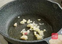 Illustration of stir-fried spinach stalks 4