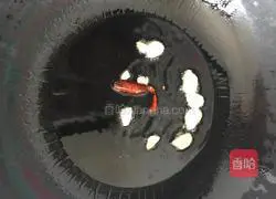 Illustration of how to make spicy and sour shredded cabbage 4