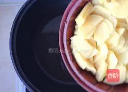 Illustration of how to make fried leeks with potato slices 6