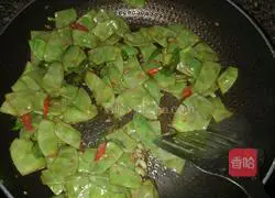 Illustration of how to make stir-fried moth beans 8
