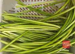 Illustration of how to make a fly head 2