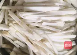 Illustration of how to make stir-fried eggplant shreds 1