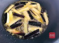 Super fried eggplant and beans, you can't miss it.Illustration 6