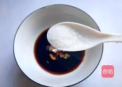 Illustration of how to make hot and sour shredded cabbage 6