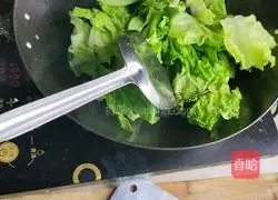 Illustration of how to stir-fry lettuce 5