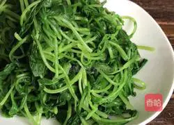 Chop peppers and radish Illustrations of how to make seedlings 10