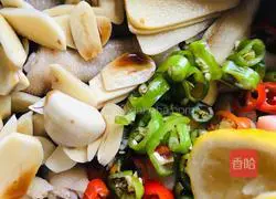 Illustration of Internet celebrity lemon chicken feet recipe 6