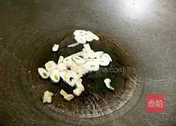 Illustration of how to make sweet and sour lotus root diced 7