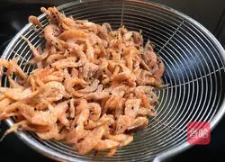 Illustration of how to make dried shrimps mixed with celery 11