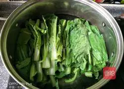 Illustration of how to make baby cabbage puree 2