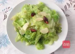 Illustration of how to make hand-shredded cabbage 6