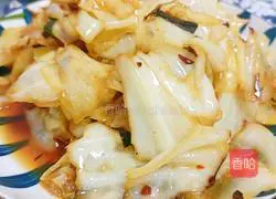 Illustration of how to make hot and sour cabbage 6