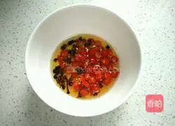 Illustration of how to make cold lotus root slices 10