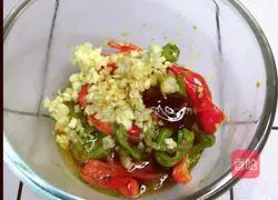 Illustration of how to make pepper-thinned eggs 8