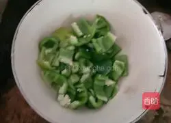 Illustration of how to make hot pepper dried tofu 2