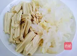 Illustration of how to make cold yuba and white fungus 3