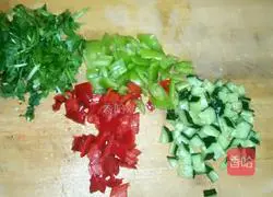 Illustration of how to make old vinegar peanuts 10