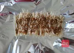 Illustration of how to make garlic mushrooms with tinfoil enoki mushrooms 10
