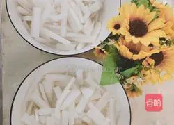 Illustration of making spicy and sour lemon radish strips 2