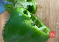 Illustration of how to stir-fry enoki mushrooms in spicy sauce 3