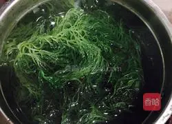 Illustration of how to make cold seaweed 2