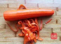 Illustration of how to make garlic and carrot shreds 3