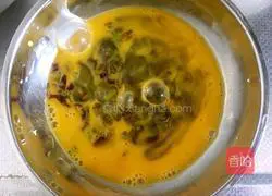 Illustration of how to make toon scrambled eggs 4