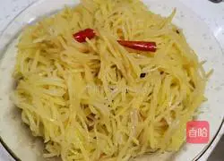 Illustration of how to make spicy and sour potato shreds 12