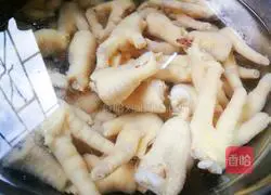 Lemon Illustration of how to make chicken feet 9