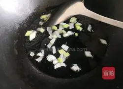 Illustration of how to make stir-fried eggplant shreds 3