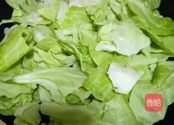 Illustration of how to make hand-shredded cabbage 3