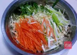 Illustration of how to make cold shredded dried tofu 3