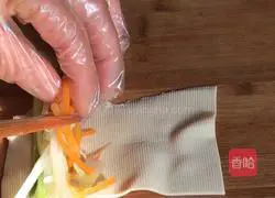 Vegetarian rolls Illustration of how to make three silk threads 13