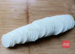 Illustration of how to make shredded onions and radish 3