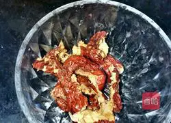 Walnuts and peanuts Illustration of how to make red date porridge 4