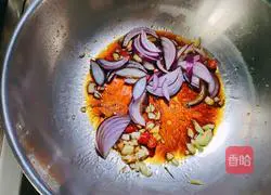 Illustration of how to make Liangpi fragrant dried cucumbers 7