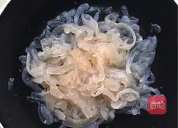 Illustration of Chef Wang's Cold Jellyfish Shredded 2