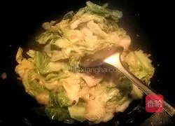 Illustration of oil-consuming hand-shredded cabbage 6