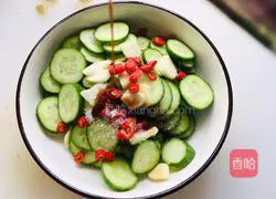 Illustration of how to make garlic slices and milk melon 7