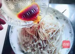 Illustration of how to cook the enoki mushrooms 10