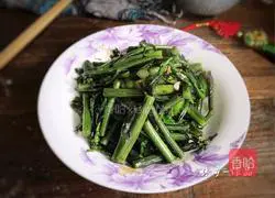 Stir-fry Illustration of how to make red cabbage moss 7