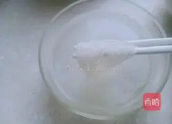 Illustration of how to mix cucumber with vermicelli 2